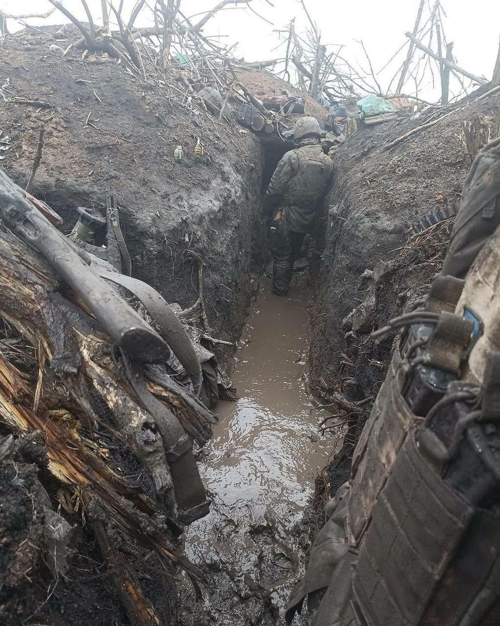 Click to enlarge Ukrainian trenches at Bakhmut Artemovsk