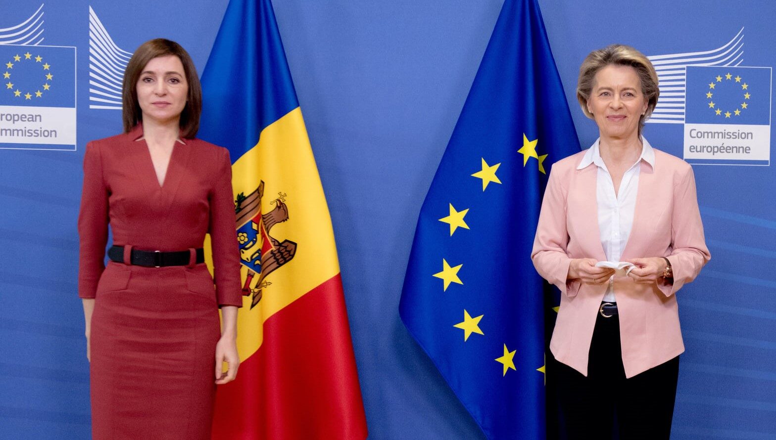 Click to enlarge Ursula von der Leyen and Moldova's President Maia Sandu