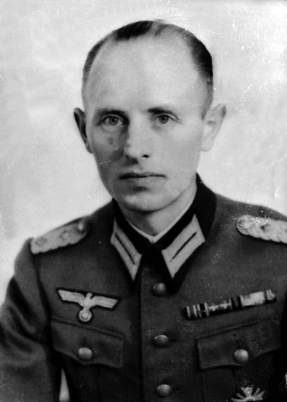 Lt. General Reinhard Gehlen stay behind network germany ww2