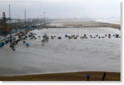 Cyclone Mendous hitting the Tamil Nadu coast