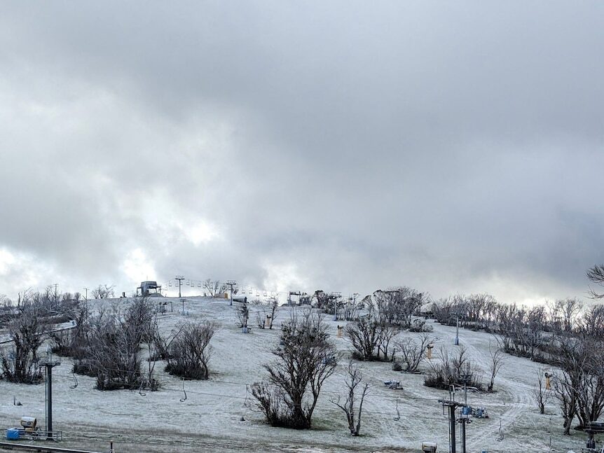 Selwyn Snow Resort has recieved a dusting today.