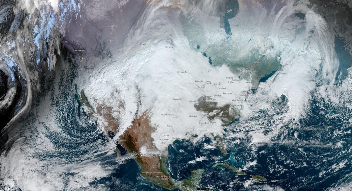 US Storm Brings Blizzards to Plains, Tornadoes in Texas
