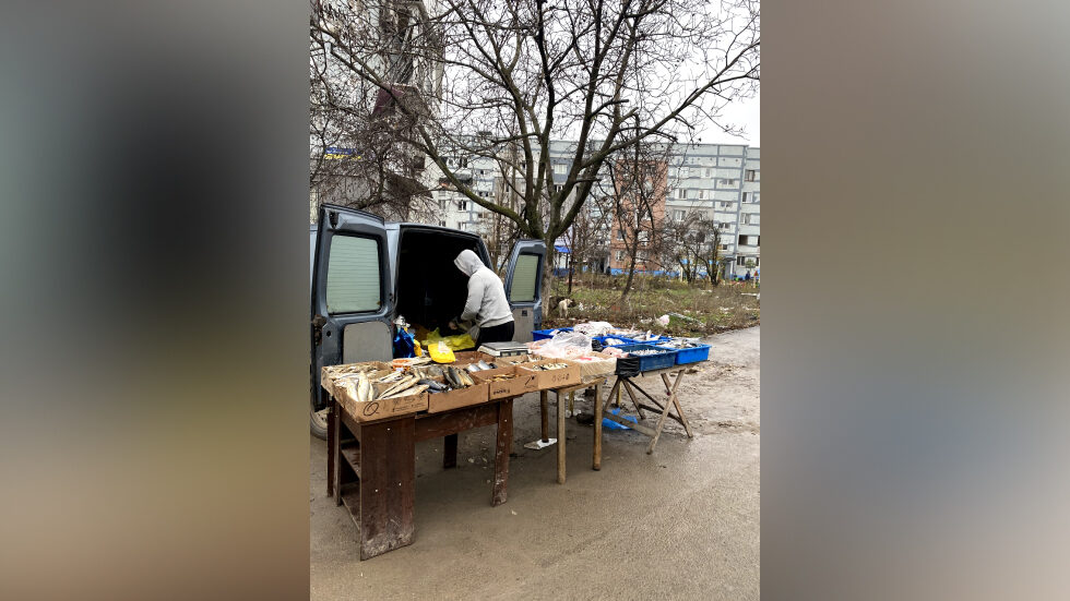 local street trade mariupol after russians liberate
