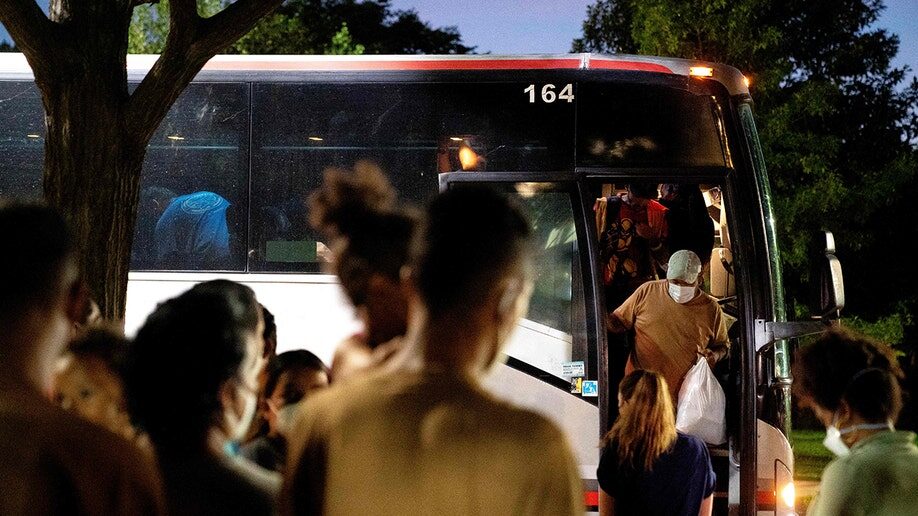 illegal migrants texas to washington DC