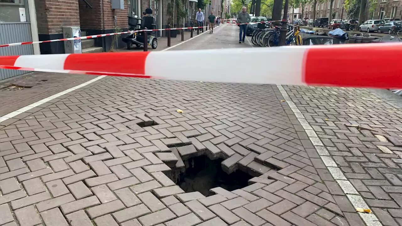 sinkhole amsterdam