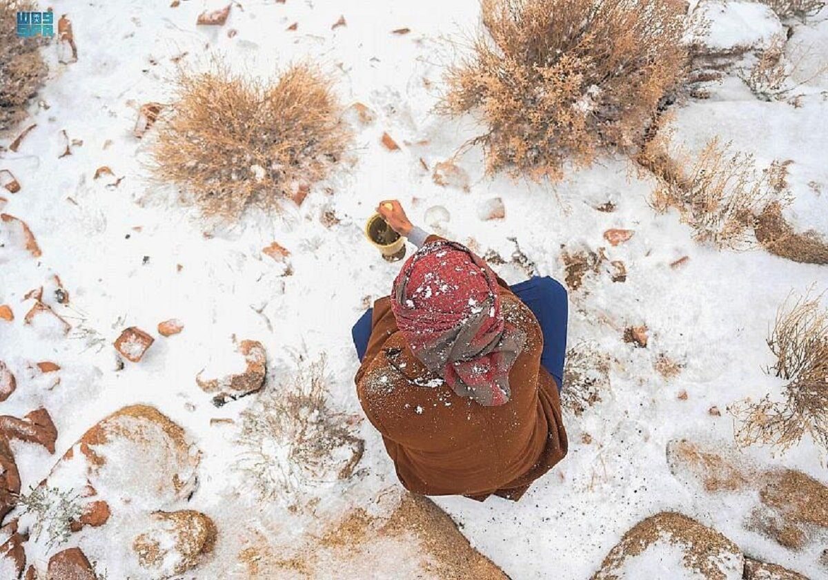 Click to enlarge Snow falls in Tabuk in Saudi Arabia