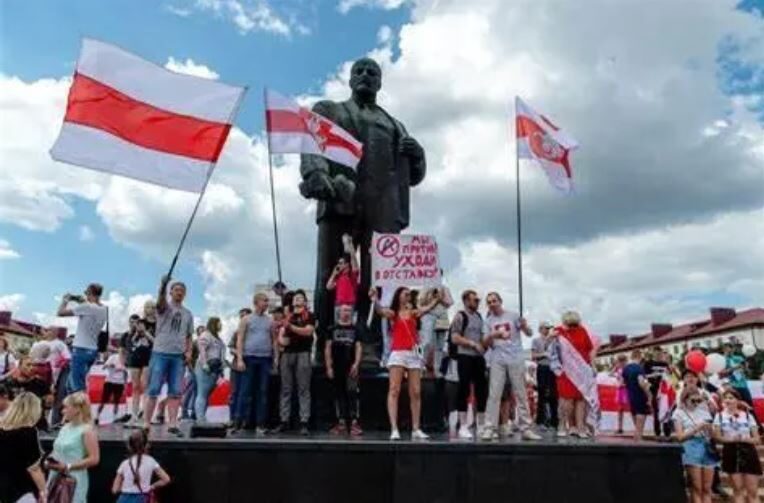 Click to enlarge NED-backed color revolution in Belarus