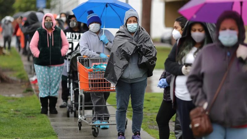 Los Angelos food bank line