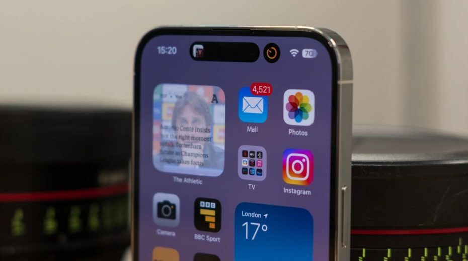Click to enlarge iPhone & FoxConn