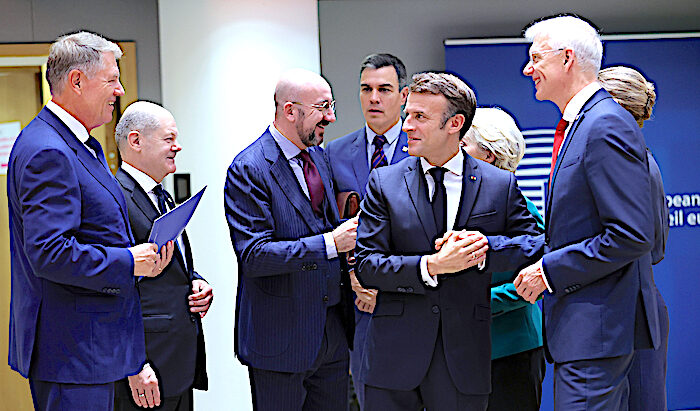 Group w Macron