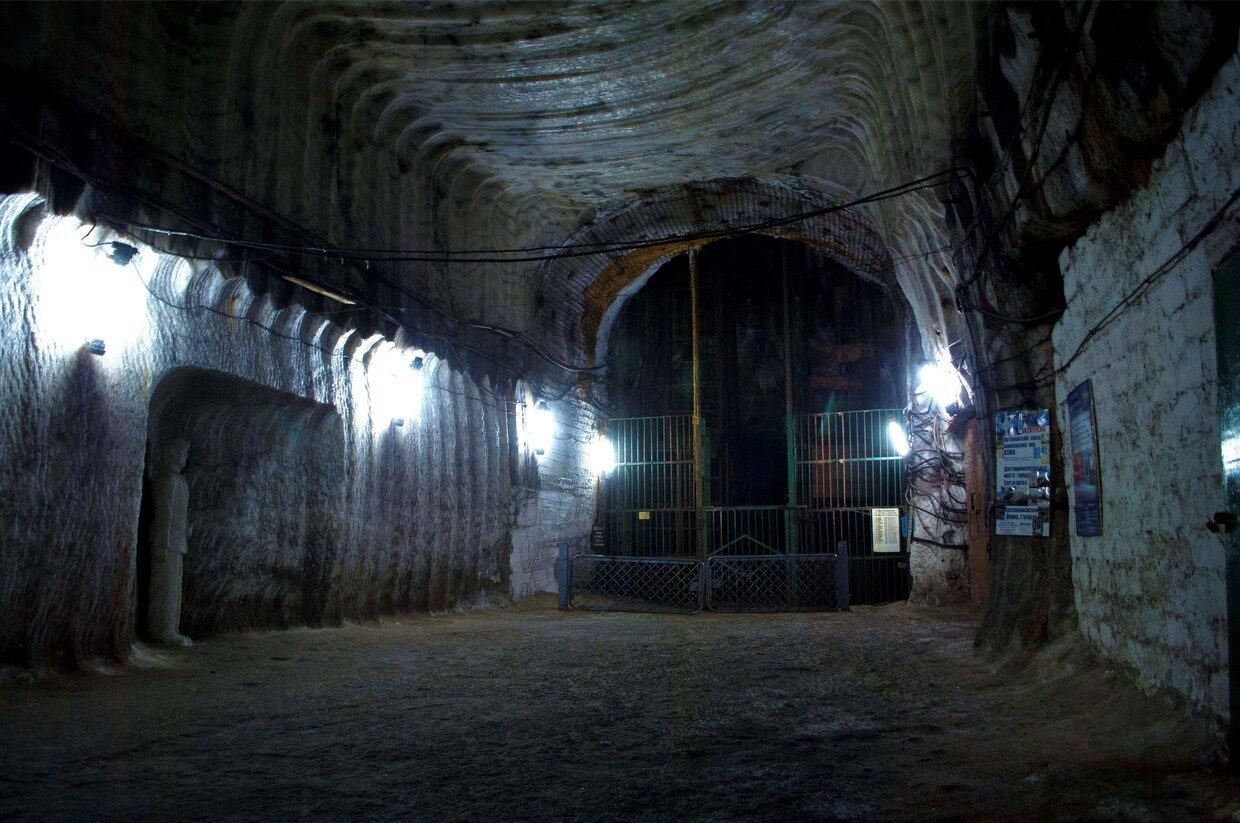Click to enlarge Artemsol salt mine ukraine soledar