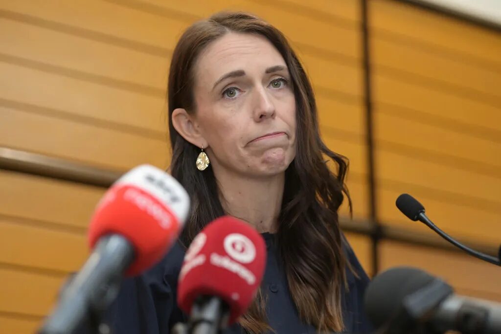 jacinda ardern resigns