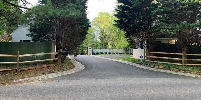 Click to enlarge secret service biden delaware house empty