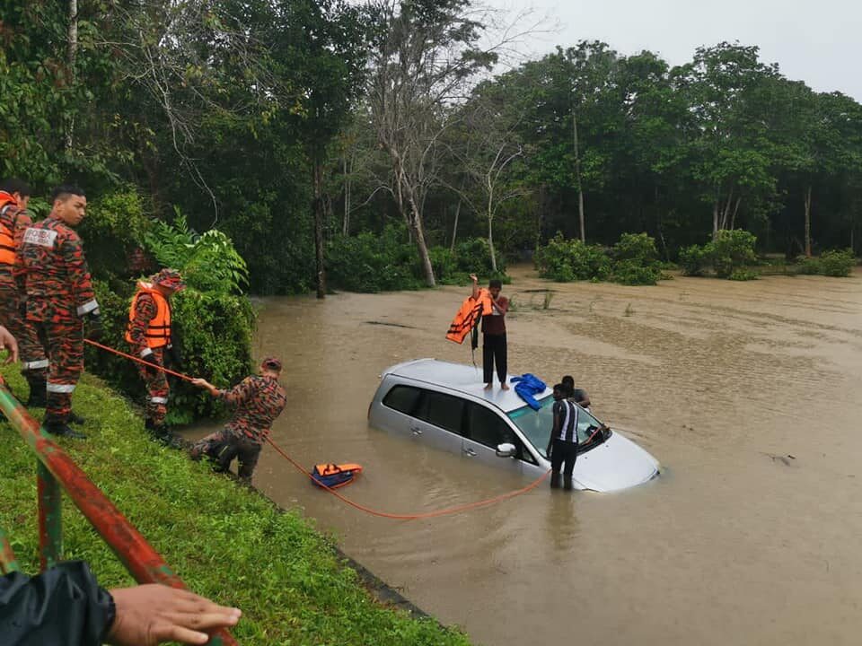 Flood rescue in Johor, Malaysia, 24 January 2023.