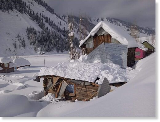 Under-construction house damaged due to snowfall in Bandipora’s Tulail
