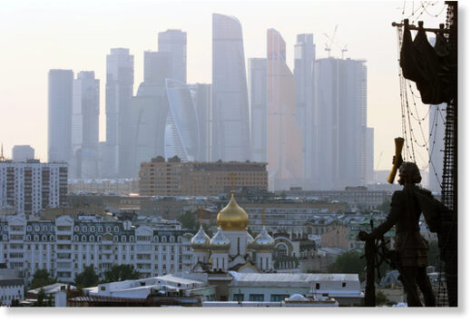 Click to enlarge monument to Peter the Great