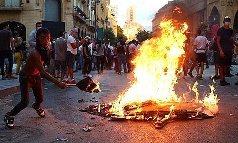 Click to enlarge riots beirut protest corruption