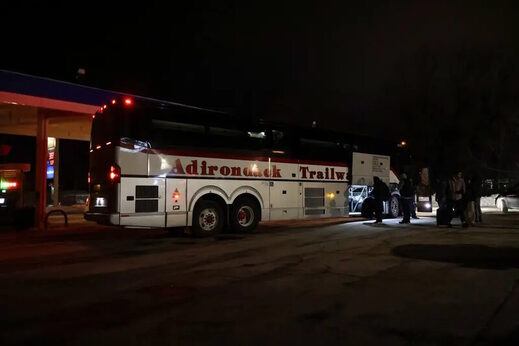 Click to enlarge bus migrants new york city canada