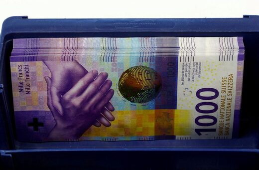 Click to enlarge swiss-franc banknotes