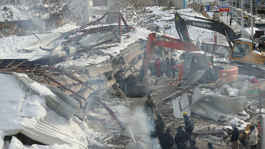 Click to enlarge Debris of a collapsed building in Malatya, Türkiye