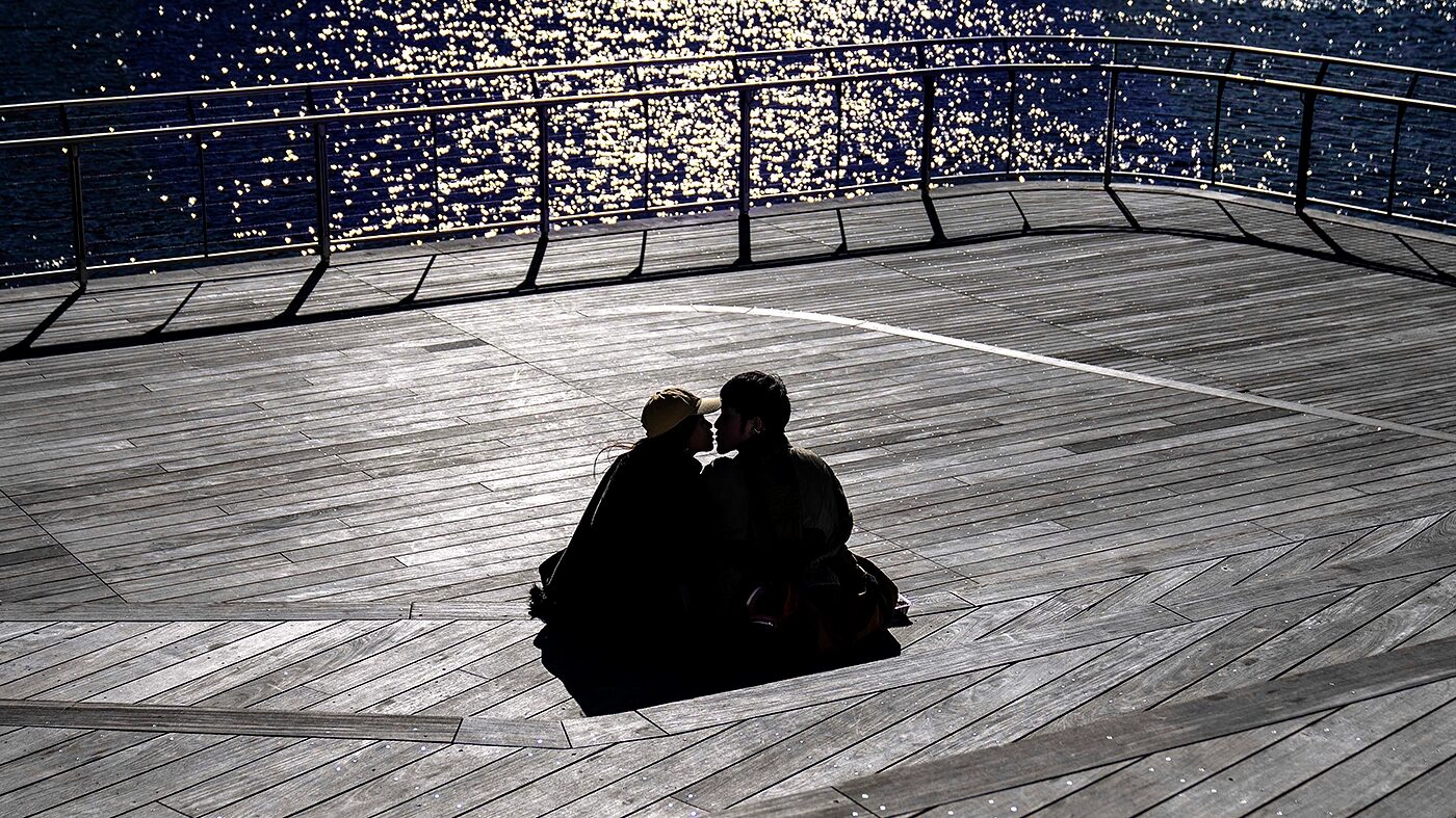 Click to enlarge couple boardwalk