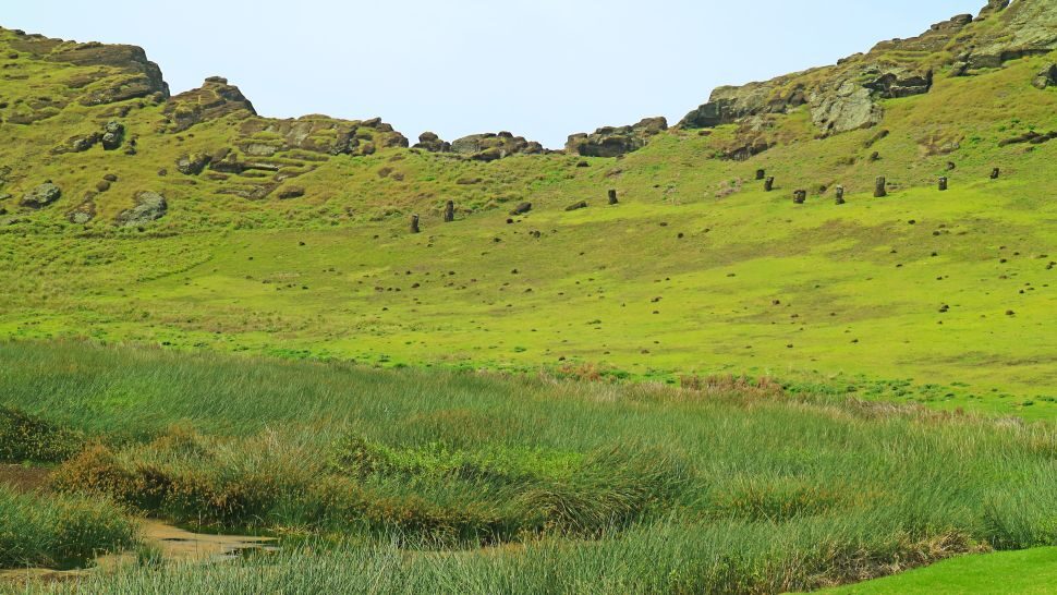 Click to enlarge Lake Rano Raraku crater lake
