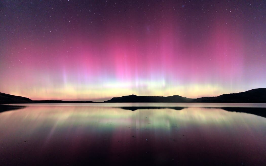 Click to enlarge Aurora Australis (The Southern Lights) appeared over New Zealand's skies on 27 February, 2023.