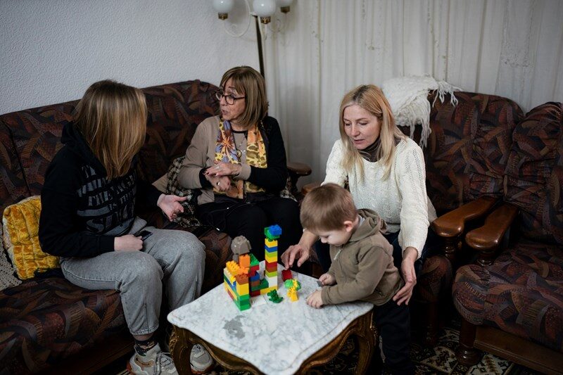 Click to enlarge ukraine refugee spain