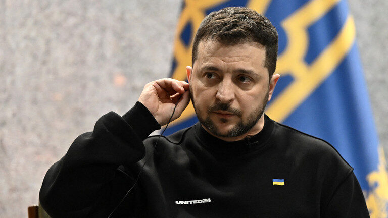 Click to enlarge Ukrainian President Volodymyr Zelensky