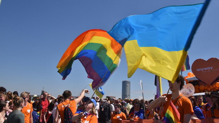 LGBT and Ukrainian flags
