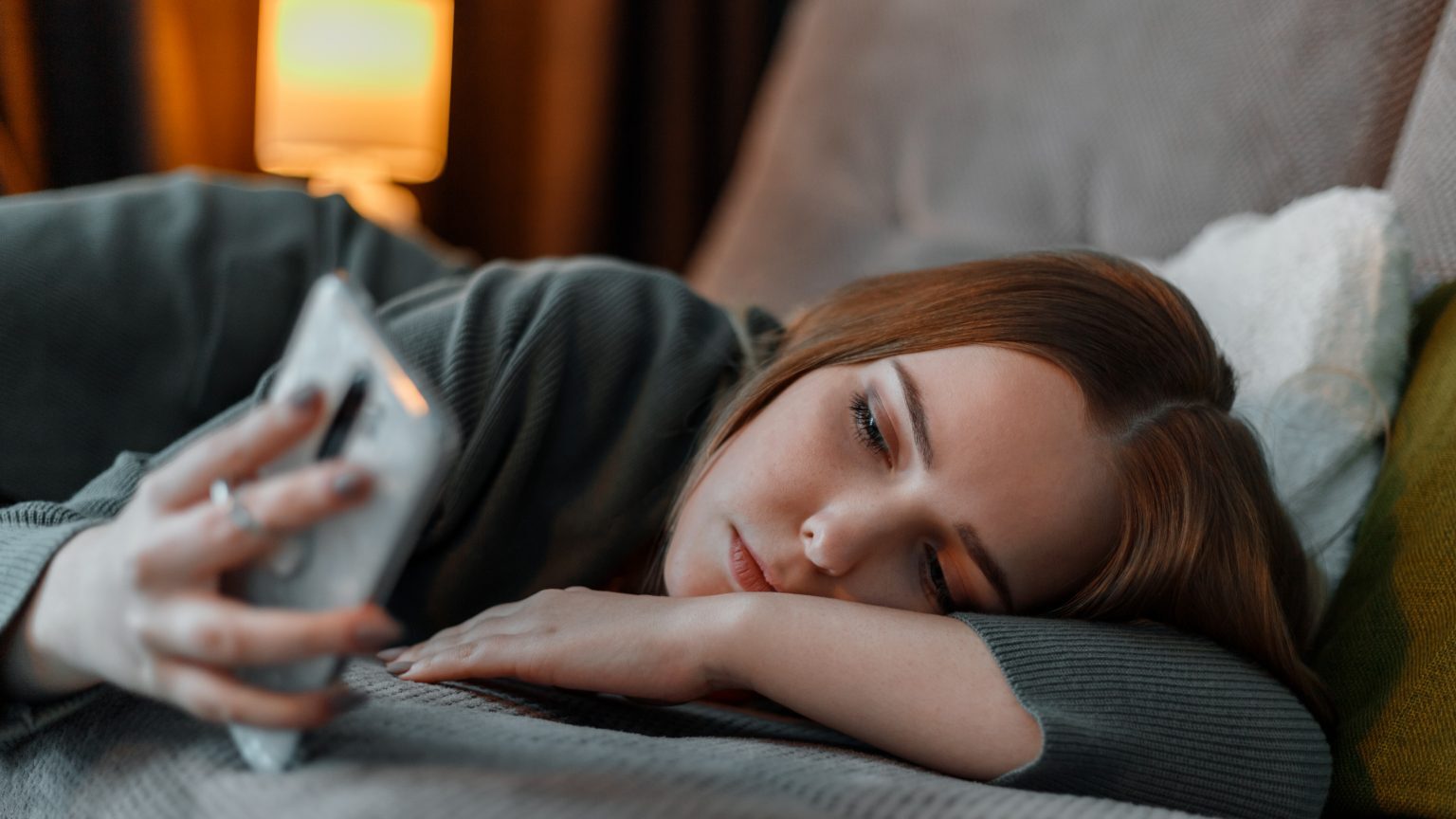 Click to enlarge depressed teen girl cell phone depression