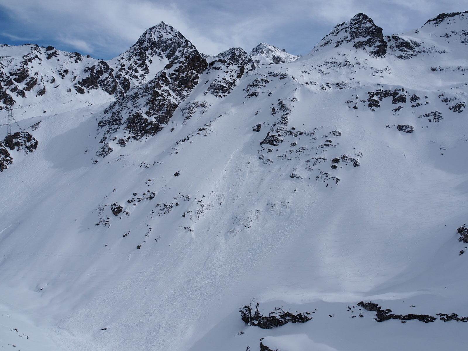 Click to enlarge Monday’s avalanche at ‘Stairway to Heaven’ near Nendaz, Switzerland.