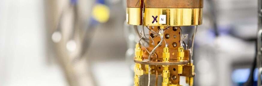 rotating cryostat