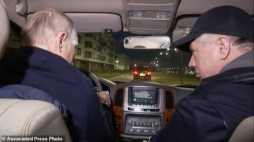 Click to enlarge putin car tour mariupol
