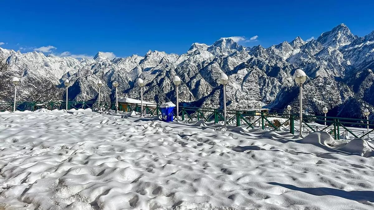 Fresh snowfall on Monday in the upper reaches of Jammu and Kashmir