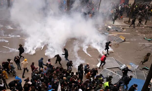 Click to enlarge protest france