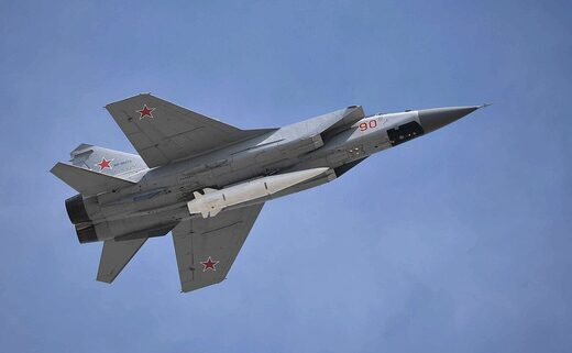 Russian jet with Kinzhal