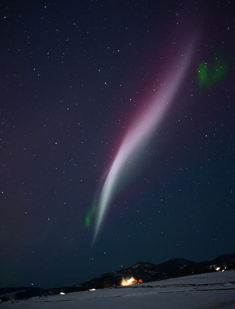 STEVE (Strong Thermal Emission Velocity Enhancement araura borialis