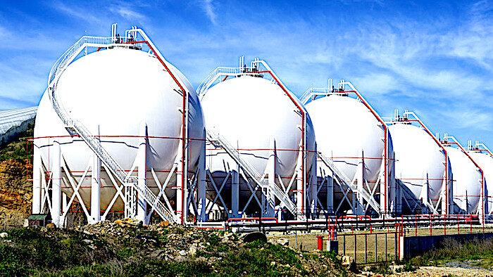 LNG tanks