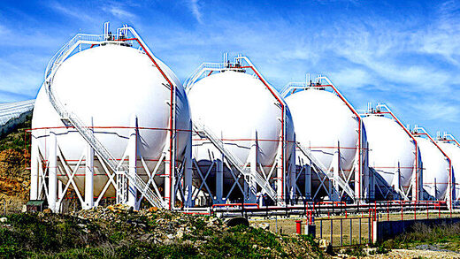 LNG tanks
