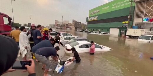 Floods disrupt life in Iraq
