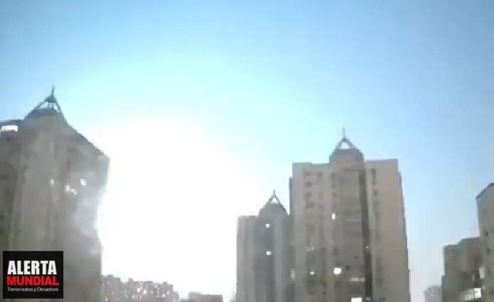 Night turned into day by bright meteor fireball over Beijing, China
