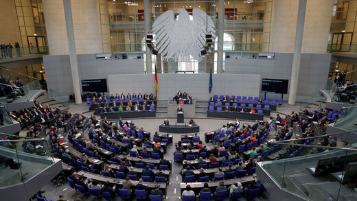 Click to enlarge Olaf Scholz speaks in the Bundestag
