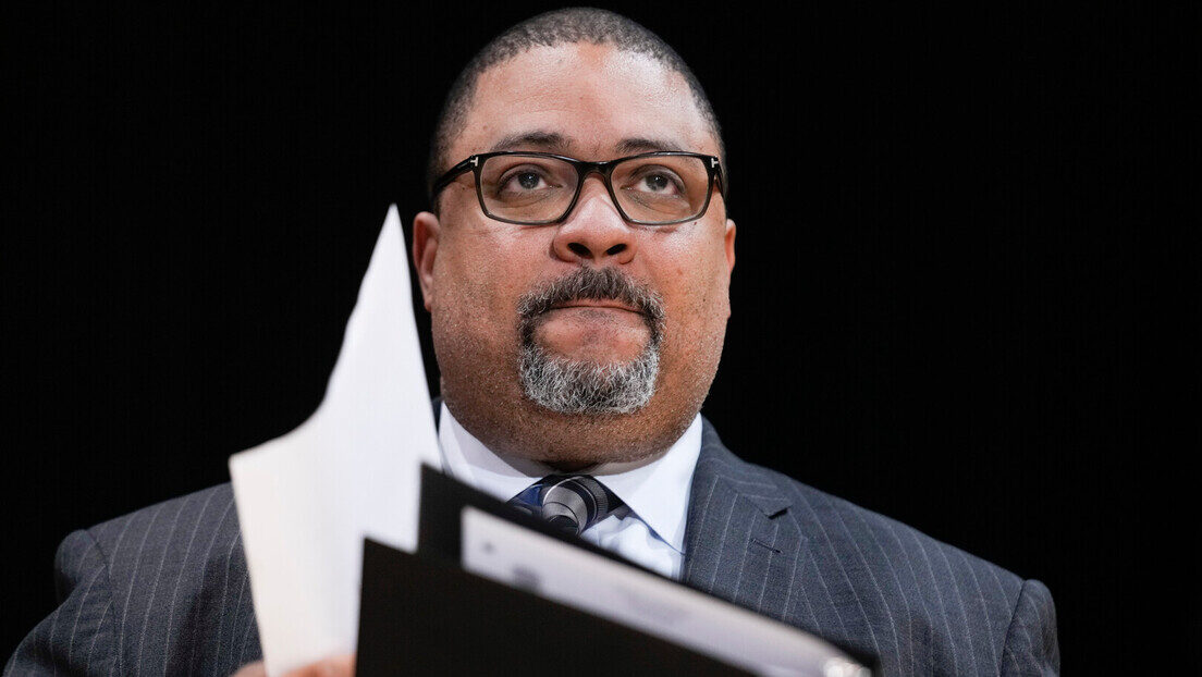 Click to enlarge Alvin Bragg Manhattan District Attorney