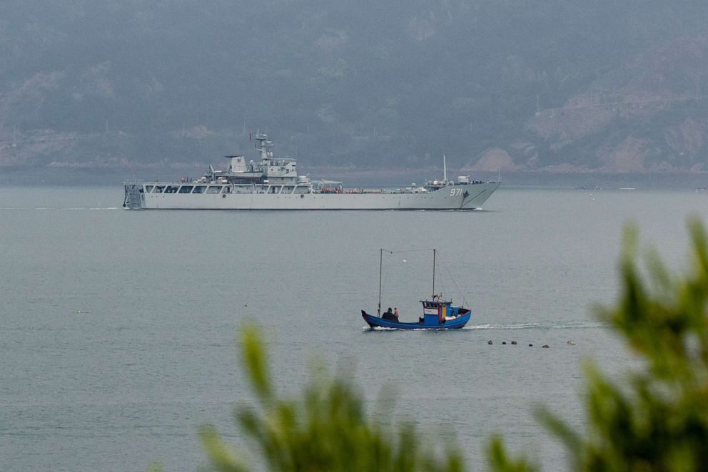 Click to enlarge A Chinese warship