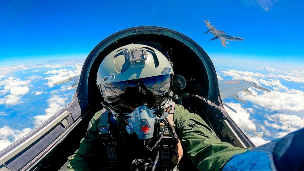 Click to enlarge a Chinese fighter jet pilot