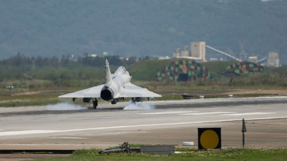 Click to enlarge A Taiwan Air Force Mirage 2000-5 aircraft