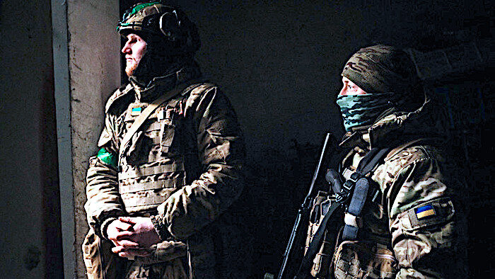 2 soldiers