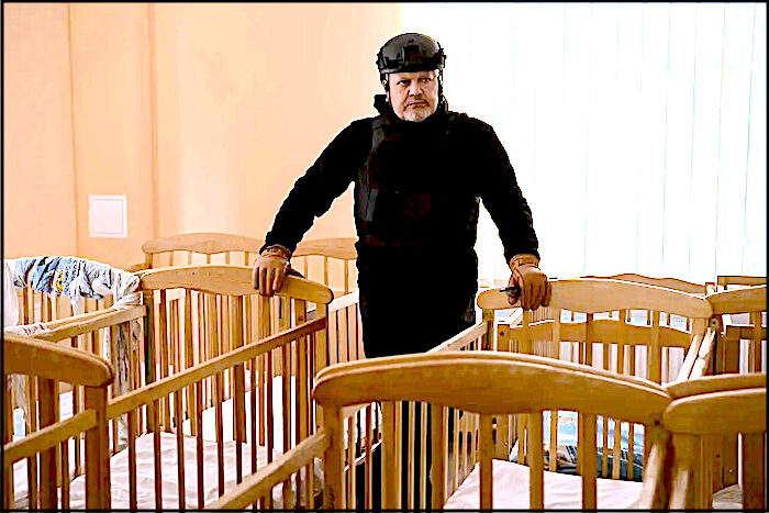 Khan/Cribs
