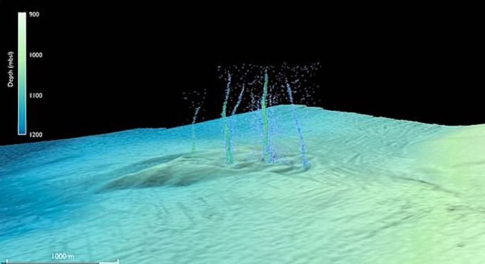 Click to enlarge crack in ocean floor
